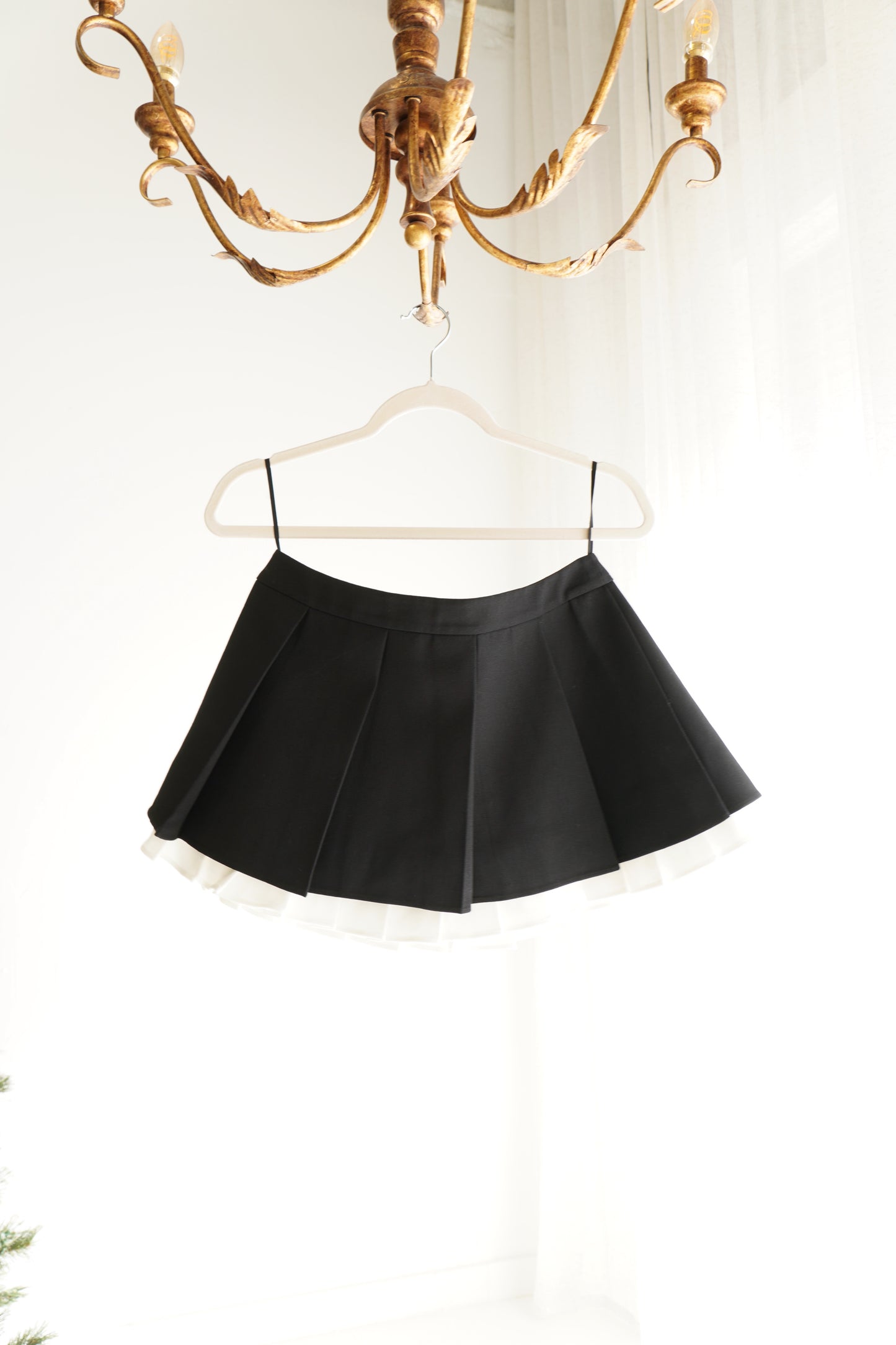 Shushu/Tong Black Pleated Mini Skirt with Contrast Ruffle Hem